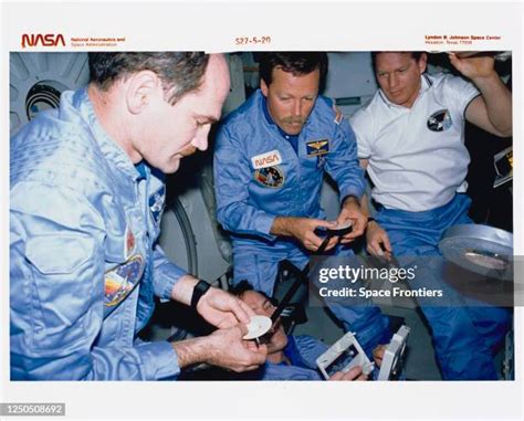 Robert Gibson Astronaut Photos and Premium High Res Pictures - Getty Images