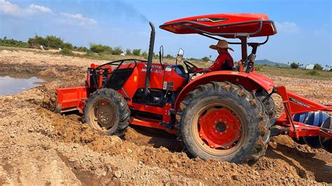 Tractor Kubota M Su Push Sand Tractor