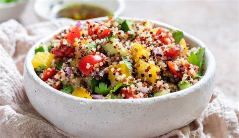 Receitas De Salada De Quinoa E Varia Es Para Uma Salada Super Saud Vel