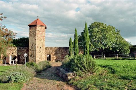 Gutsschänke Burg Battenberg Restaurant schönsten Touren und