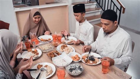 7 Manfaat Makan Menjelang Waktu Sahur Saat Puasa Ramadhan Cek Di Sini