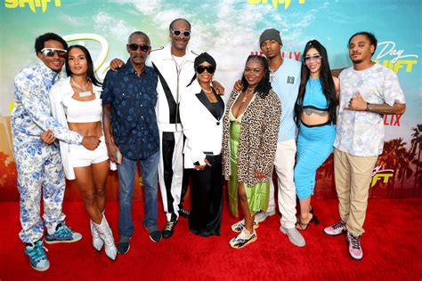 Snoop Dogg's Kids: Meet His Four Children, Grandchildren - Parade