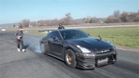 Twin-Turbo Silverado Races Nissan GT-R