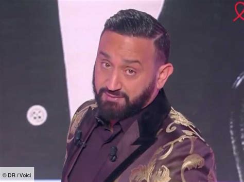 VIDEO Cyril Hanouna son clin d oeil hilarant à Camille Combal pour l