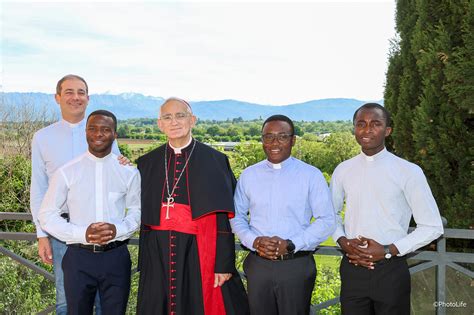 Chiesa Udinese In Festa Per L Ordinazione Di Tre Giovani Preti La