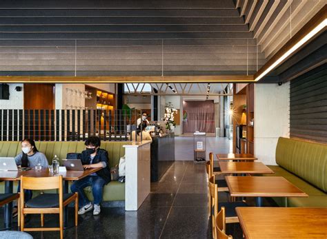 Old and New with Titik Temu Sarinah - Manual Jakarta