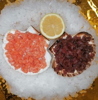 Saumon coupé au couteau façon tartare poissonnerie antibes