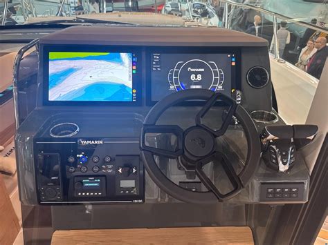 Yamarin AURA Cabin 34 zu verkaufen