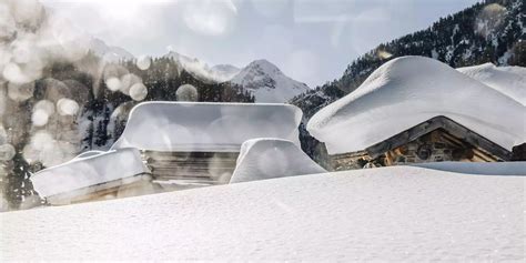 Schneeflöcken weiß Röcken Feriengebiet LatschMartelltal