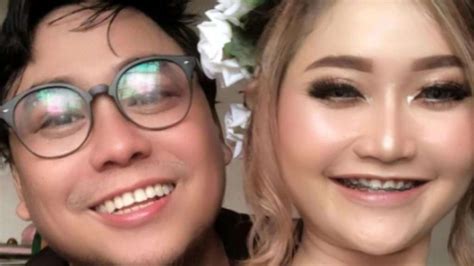 Viral Aksi Riyuka Bunga Bongkar Isi Chat Mesra Suami Dengan Wanita Lain