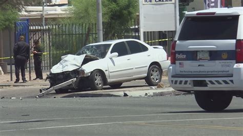 PD: Crash near 51st Avenue and Thomas Road leaves man dead | 12news.com