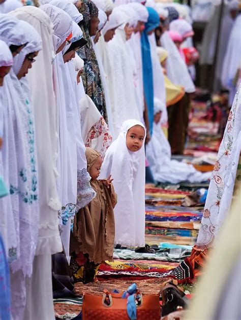 Niat Tata Cara Dan Doa Salat Idul Fitri Yang Penting Diketahui