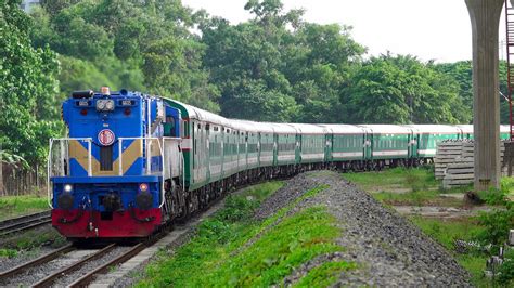 Crossing Between Broad Gauge Meter Gauge Train Sundarban Express