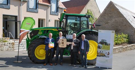 Walldorf John Deere Testet Traktor Mit Pflanzen Lantrieb Rnf De