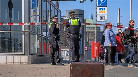 Polizei Hamburg Verd Chtiger Koffer Vor Hauptbahnhof L St Gro Einsatz Aus