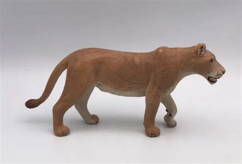 Schleich Lioness Female Lion African Animal Figure 2010 Retired 14363