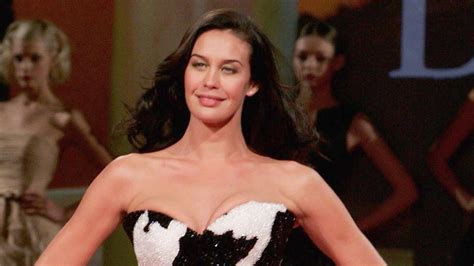 Australian Moden Megan Gale Signs New Deal With David Jones Nt News