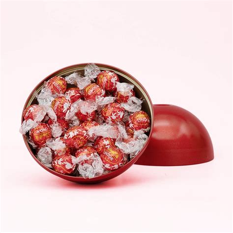 Lindt Lindor Milk Chocolate Truffles Maxi Ball 500g Moonpig