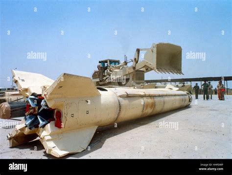 Al hussein scud missile hi-res stock photography and images - Alamy