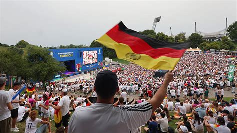 Nazi Parolen Auf Der Fanzone In M Nchen Abendzeitung M Nchen