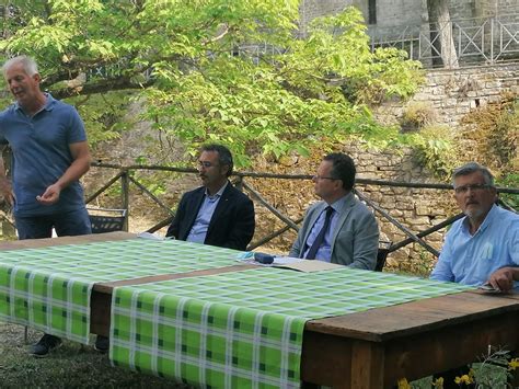 In Umbria Una Filiera Del Nocciolo Concreta Sostenibile E Con Visione