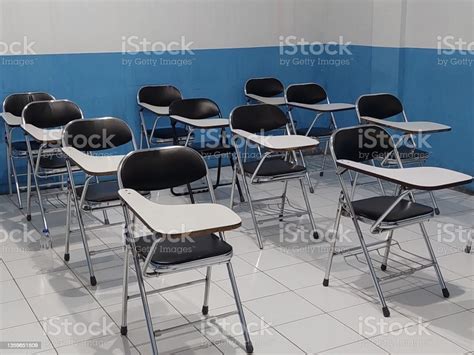 Empty Classroom Stock Photo - Download Image Now - Absence, Chair ...