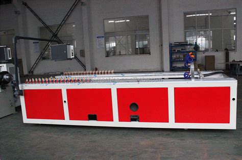 Mesin Ekstrusi Crm Lini Produksi Panel Dinding Pvc Mesin Pencetak