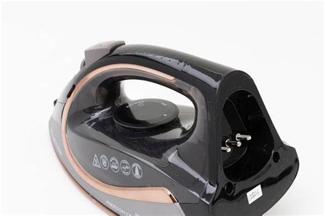 Russell Hobbs Freedom Cordless Iron RHC580 | Irons and steam stations - Consumer NZ