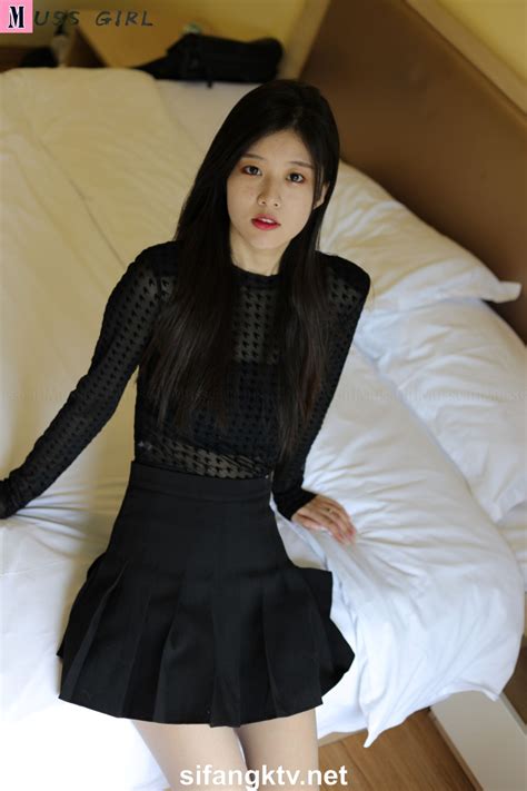 Nude Photo Set Of Chinese Model Yuanyuan 4 375