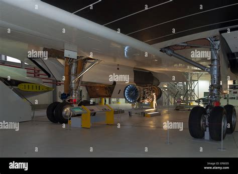 Concorde landing gear up close hi-res stock photography and images - Alamy