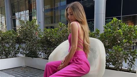 Im Bikini Hier zeigt Ann Kathrin Götze ihr sexy Piercing