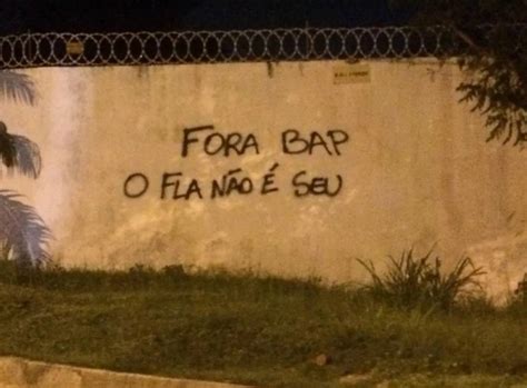 Copa Mickey é o c Muro de sede do Flamengo é pichado após derrota