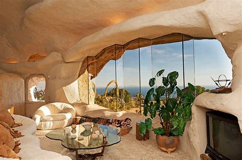 flintstones-house10 – Fubiz Media