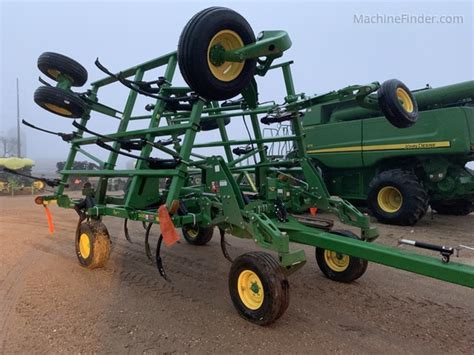 2023 John Deere 2430 | Chisel Plows | MachineFinder