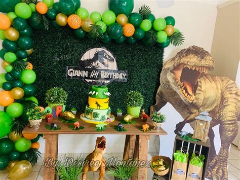 Pin By Itati Barrientos On Dinosaurios Imagenes Dinosaur Themed Birthday Party Jurassic Park