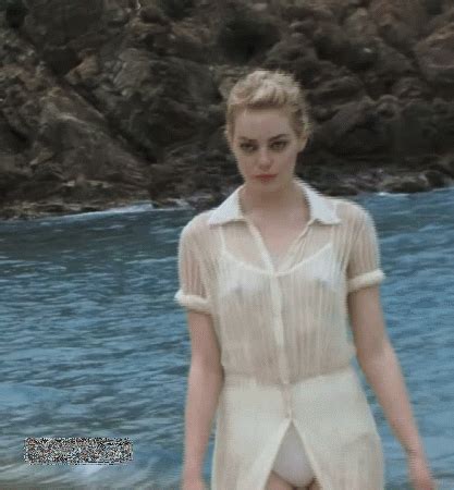 Emma Stone Sexy And Nude From Vanity Fair Photoshoot August 2011 AZNude