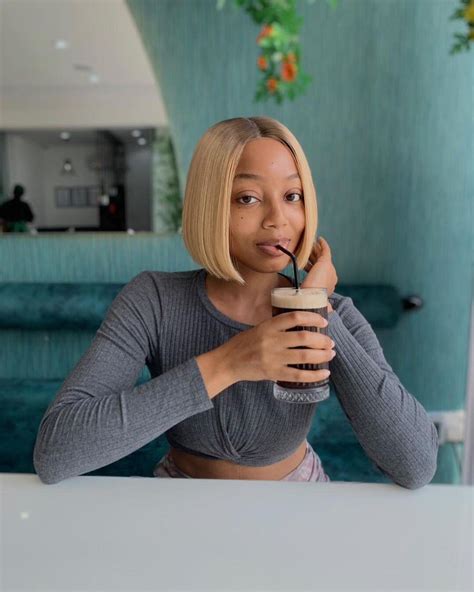 Straight Bob Ash Blonde With Dark Root 13x4 Transparent Lace Frontal R Ashimaryhair