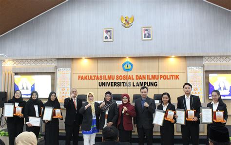 143 Mahasiswa FISIP Unila Ikuti Yudisium Periode Wisuda Juli 2024 T A