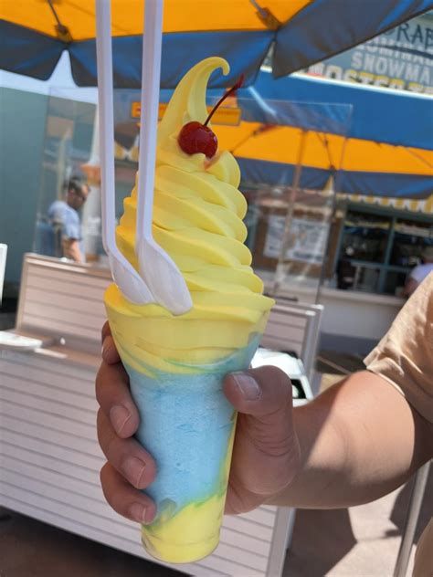 10 Best Places To Eat At Disneyland On A Budget