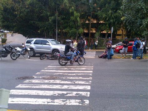 Trafico Hatillo On Twitter ElaFerris Accidente Con Motorizados Av