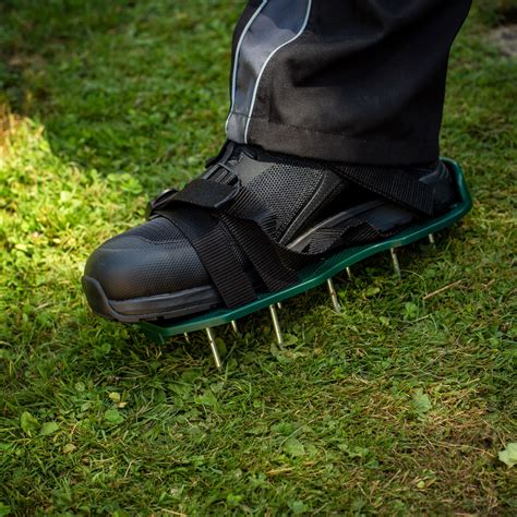 UPP Rasen Lüfter Schuhe Vertikutierer Rasen Nagel Rasenlüfterschuhe