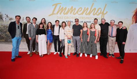 Immenhof Das große Versprechen feiert umjubelte Premiere in München