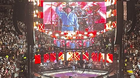 George Strait S Performance At Kyle Field Becomes The Biggest Concert