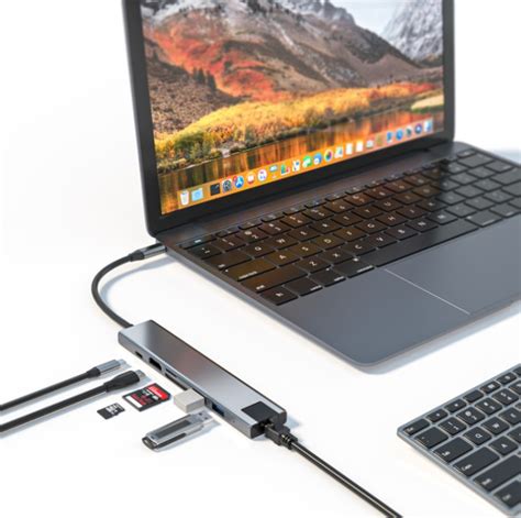 100 Powered 7-in-1 USB C Docking Station 4K 60 Hz HDMI Adapter