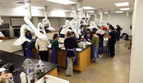 New Chemistry Lab Enhances Collaboration Between Students and Faculty ...