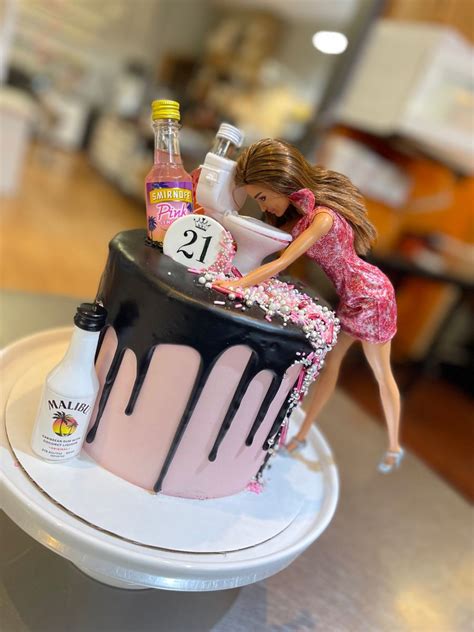 21 Birthday Cake Ideas For Her Diy 21st Birthday Gifts 19th Birthday