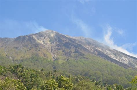 Warga Di Lereng Ile Lewotolok Diminta Waspadai Material Vulkanis Jelang