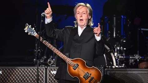 Paul Mccartney Toca Clásica Canción De The Beatles Por Primera Vez En