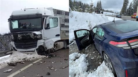 Update Foto Traficul Rutier Este Blocat N Pasul Tihu A N Urma Unui