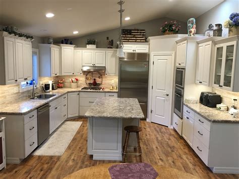 Kitchen Projects Gallery Image C Beyer Cabinets